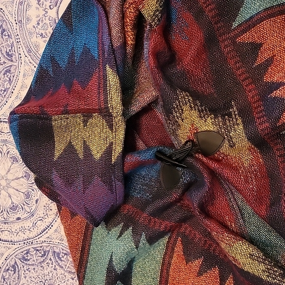 PONCHO - Picture 2 of 3